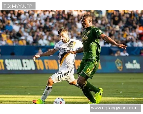 哥伦布机与科罗拉多的激烈对决展现篮球魅力与团队精神 哥伦布机与科罗拉多的激烈对决展现篮球魅力与团队精神