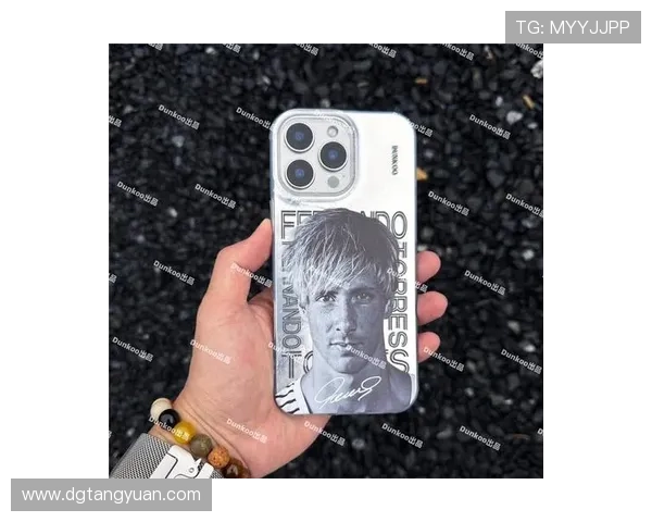 卡卡手机壳热潮来袭足球明星的魅力与时尚完美结合